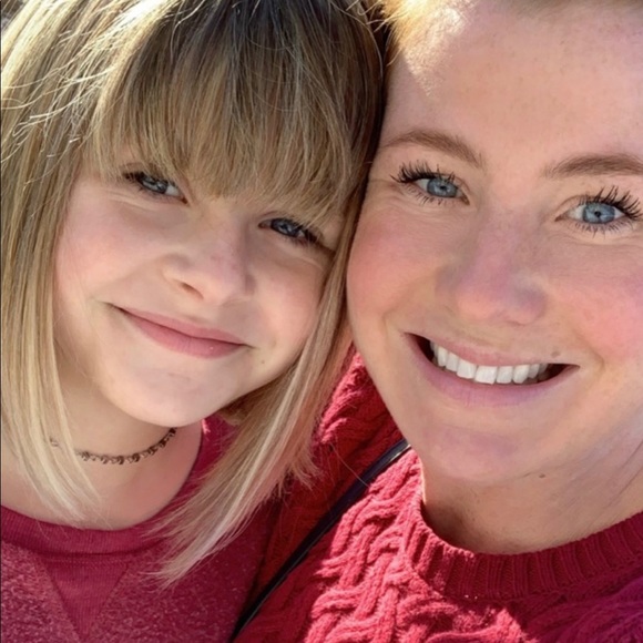 Meet your Posher, Leah - Picture 3 of 7